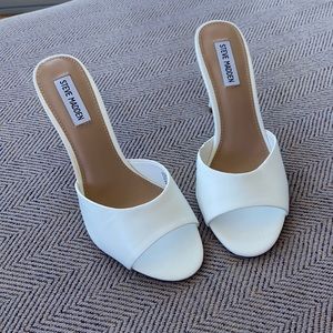 Steve Madden “Erin” heel size 8.5